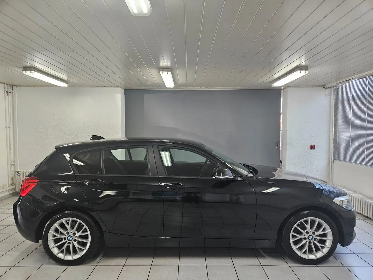 Vehicle image, number 5