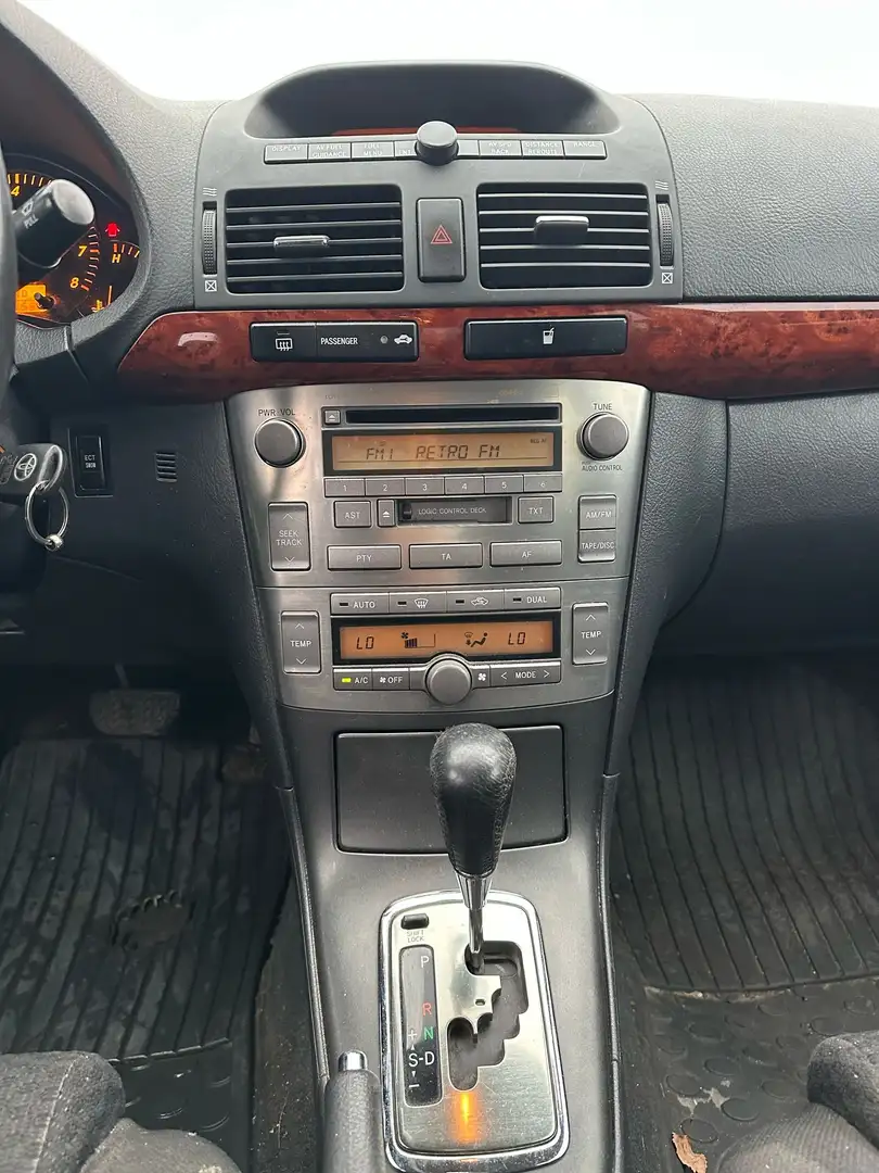 Vehicle image, number 8