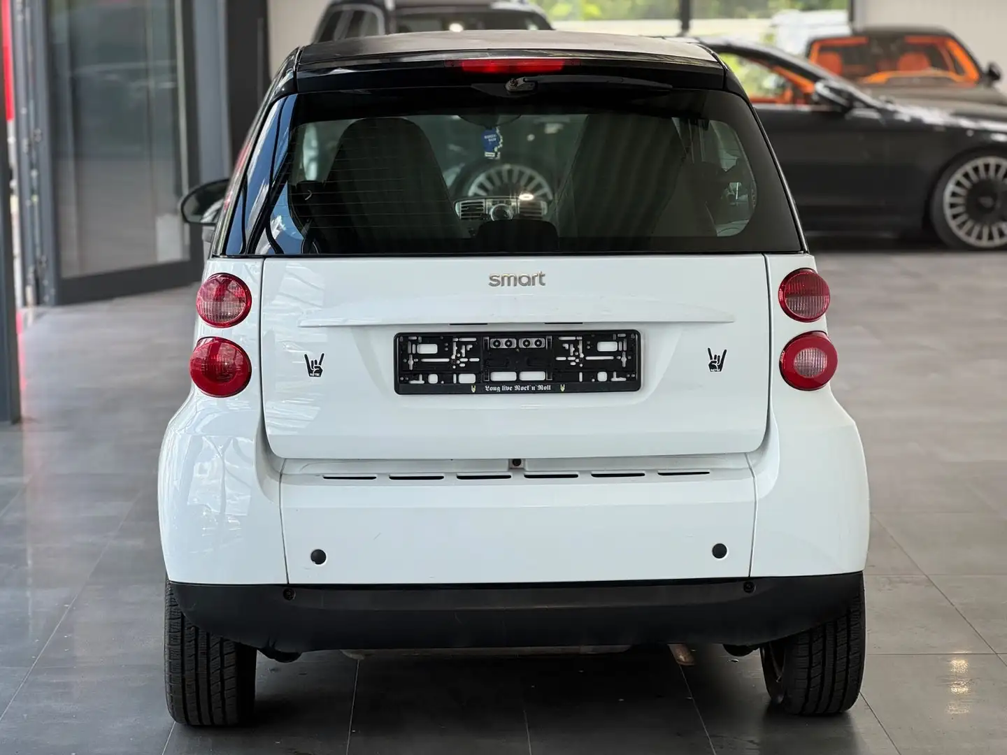 Vehicle image, number 6