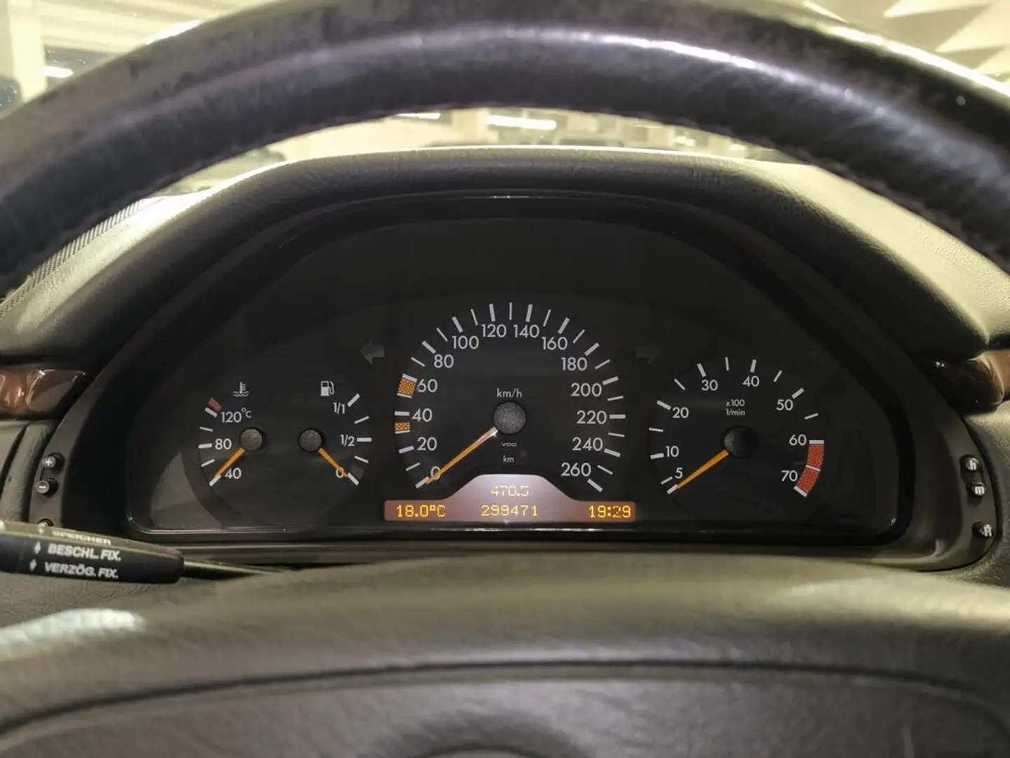 Vehicle image, number 7