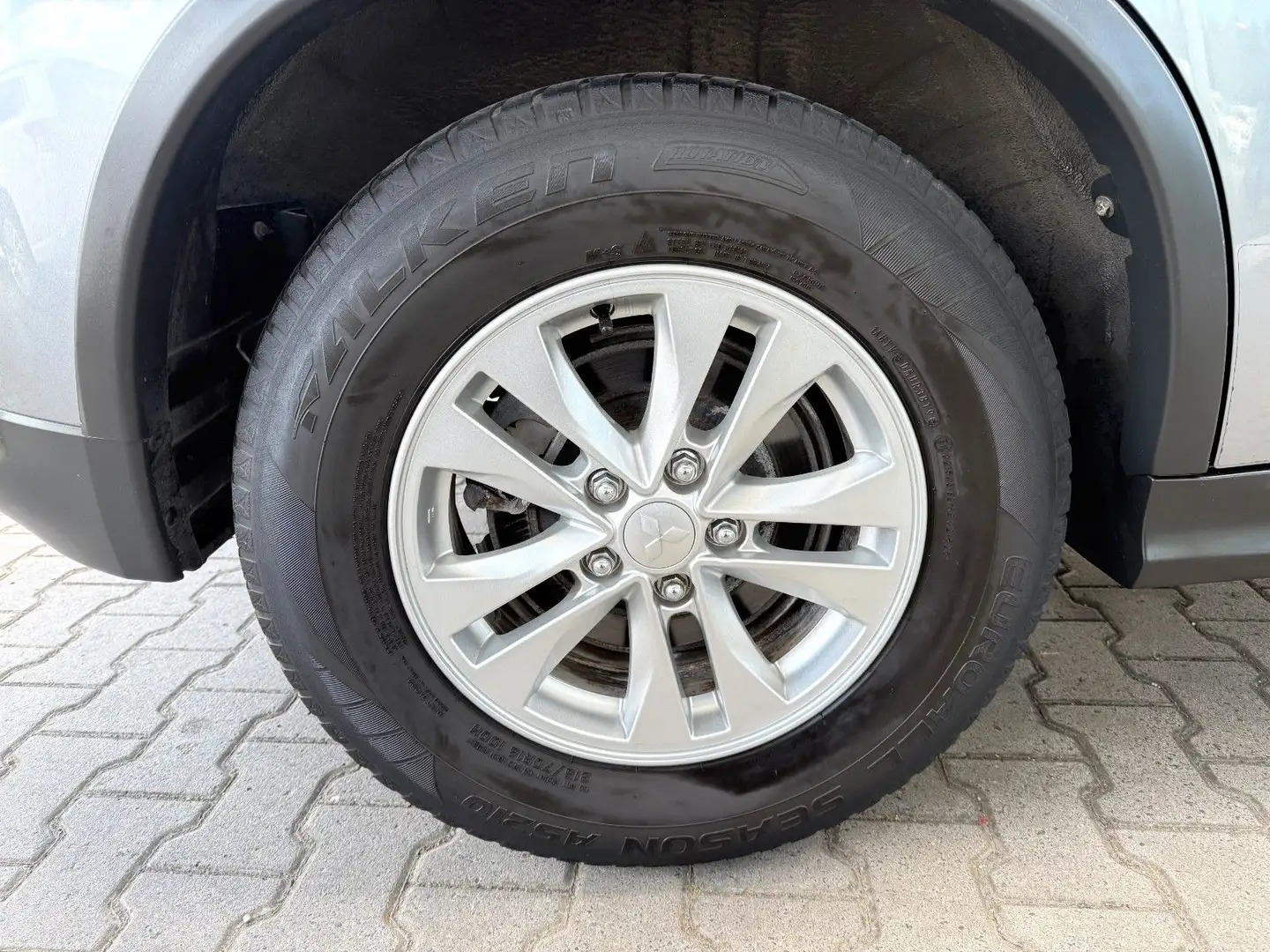Vehicle image, number 10