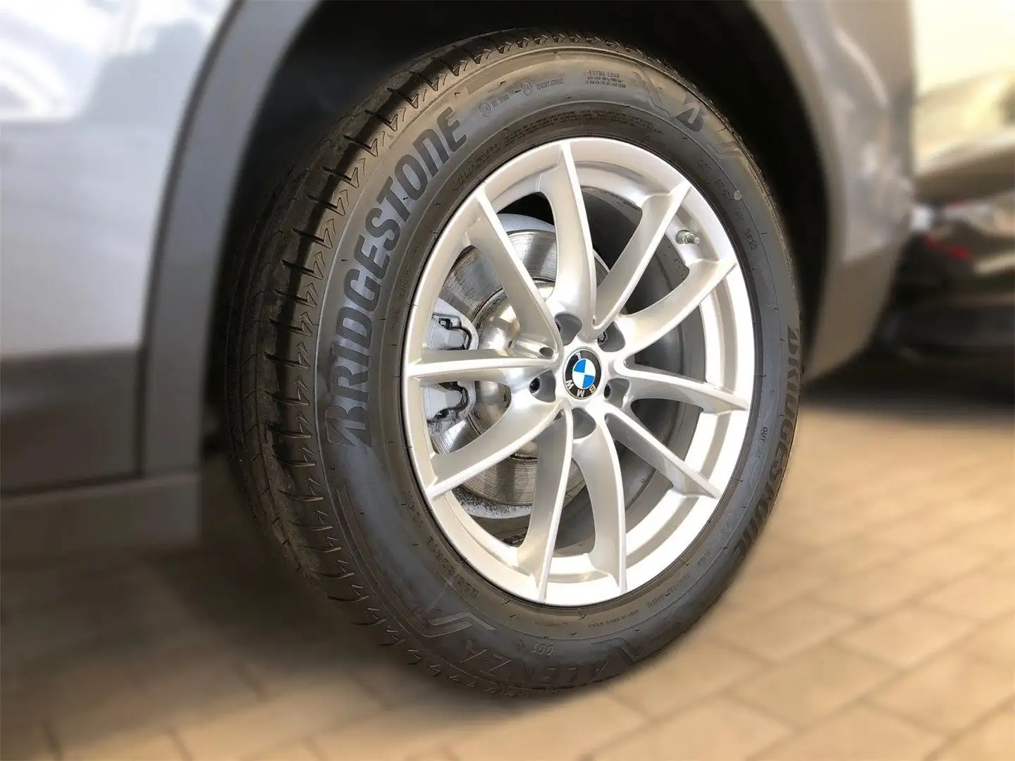Vehicle image, number 3