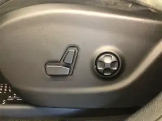 Vehicle image thumbnail, number 6