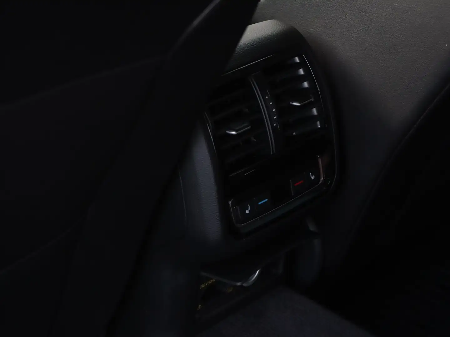 Vehicle image, number 12