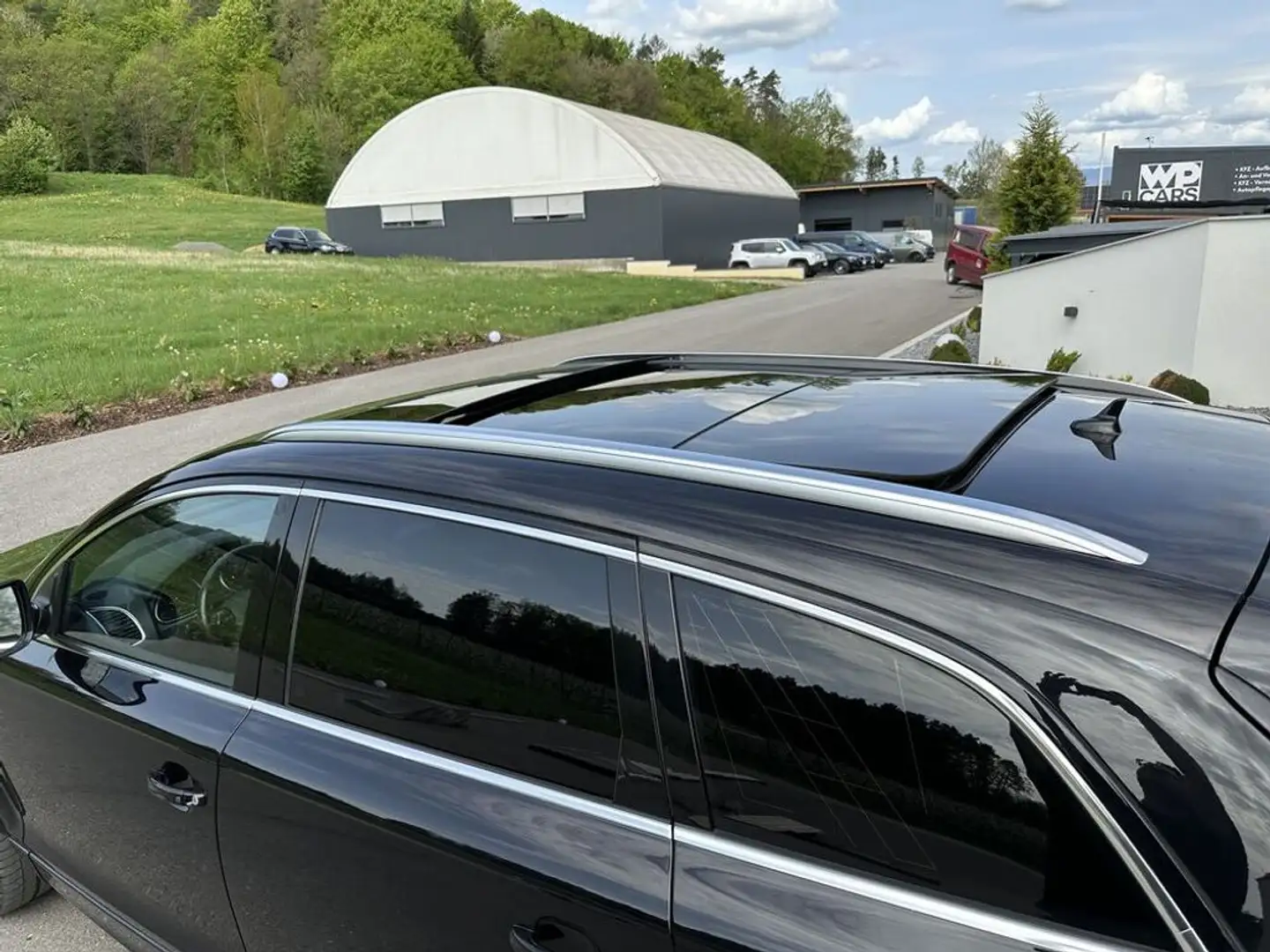 Vehicle image, number 8
