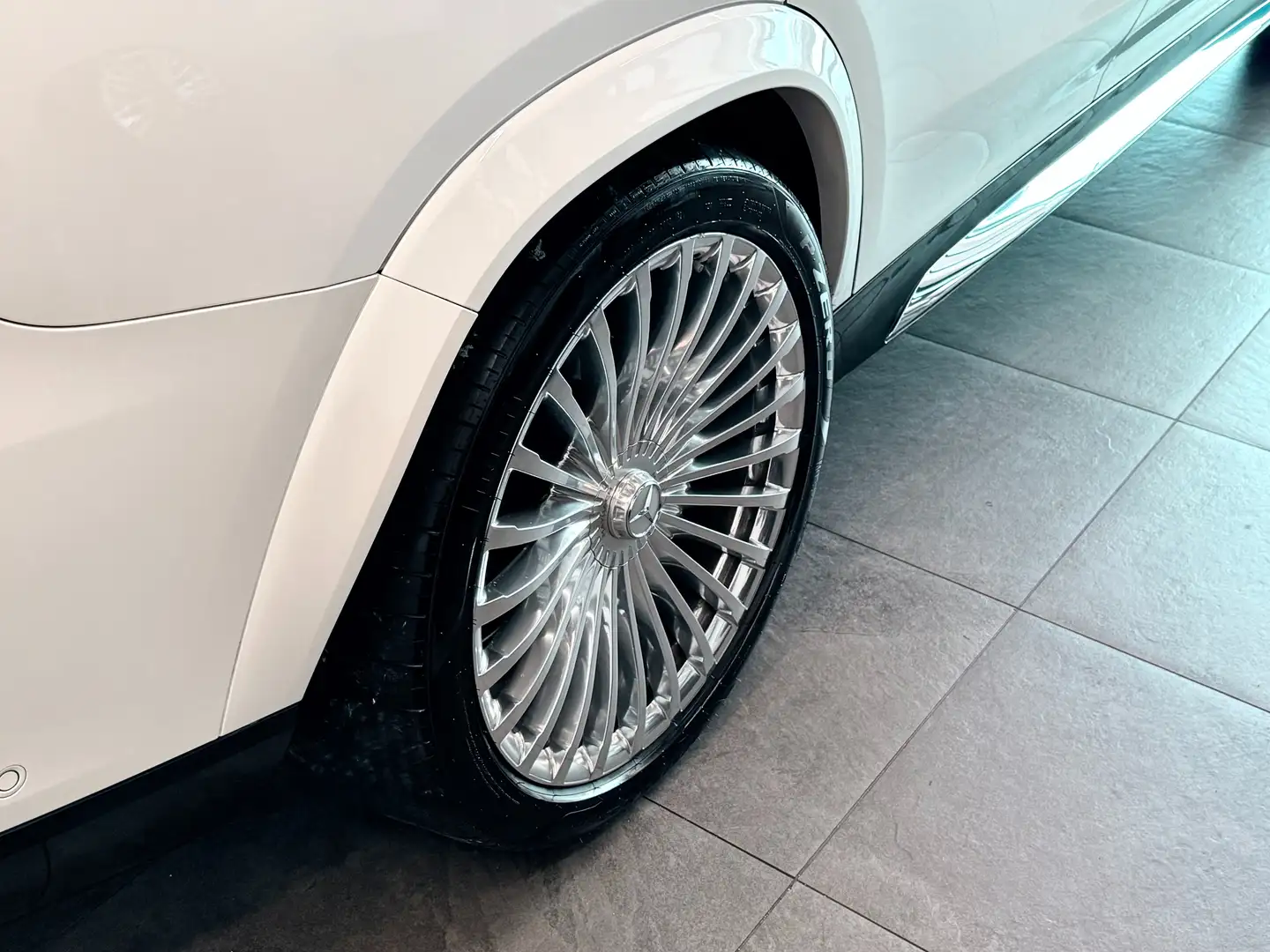 Vehicle image, number 9