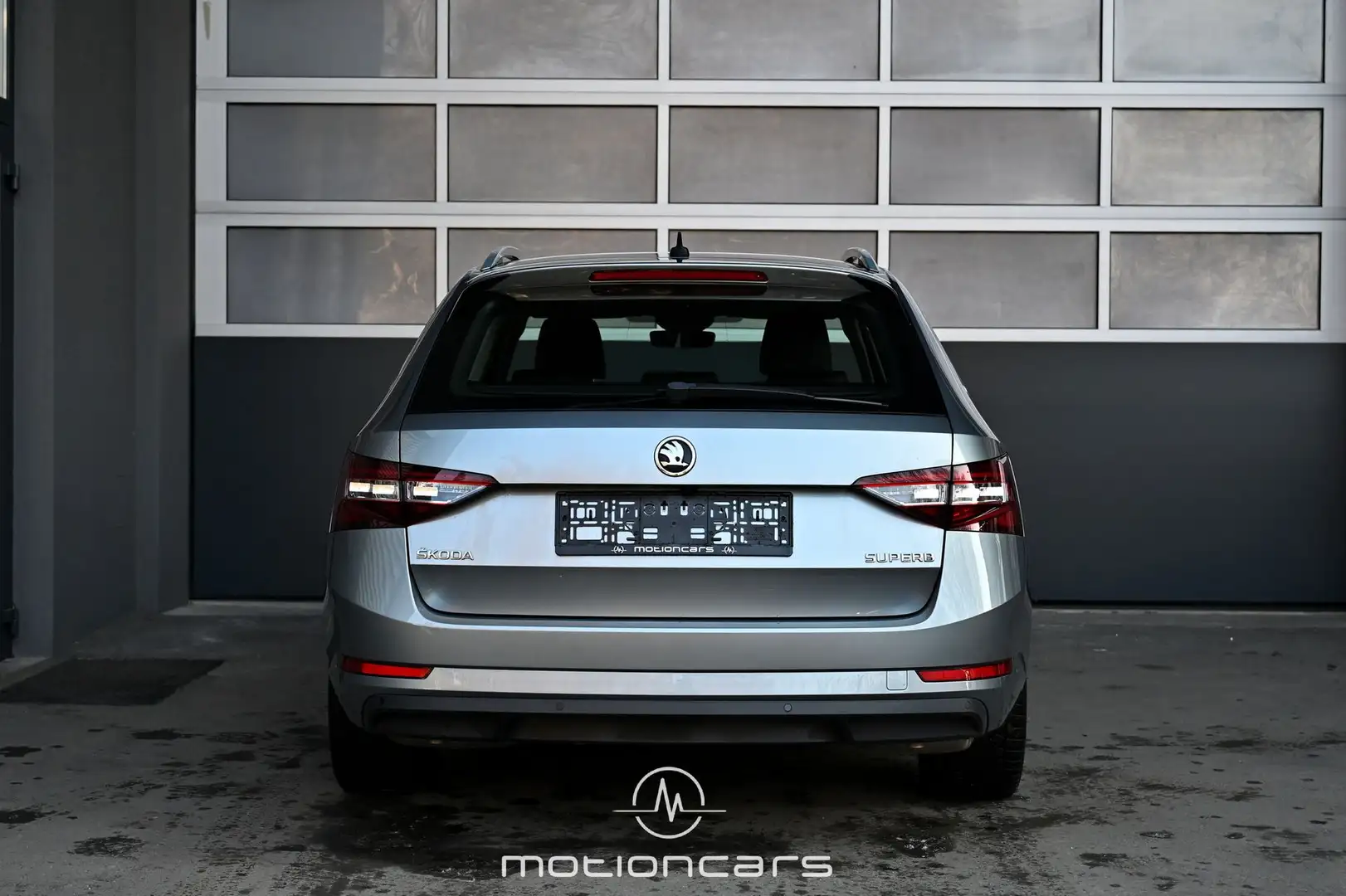 Vehicle image, number 4
