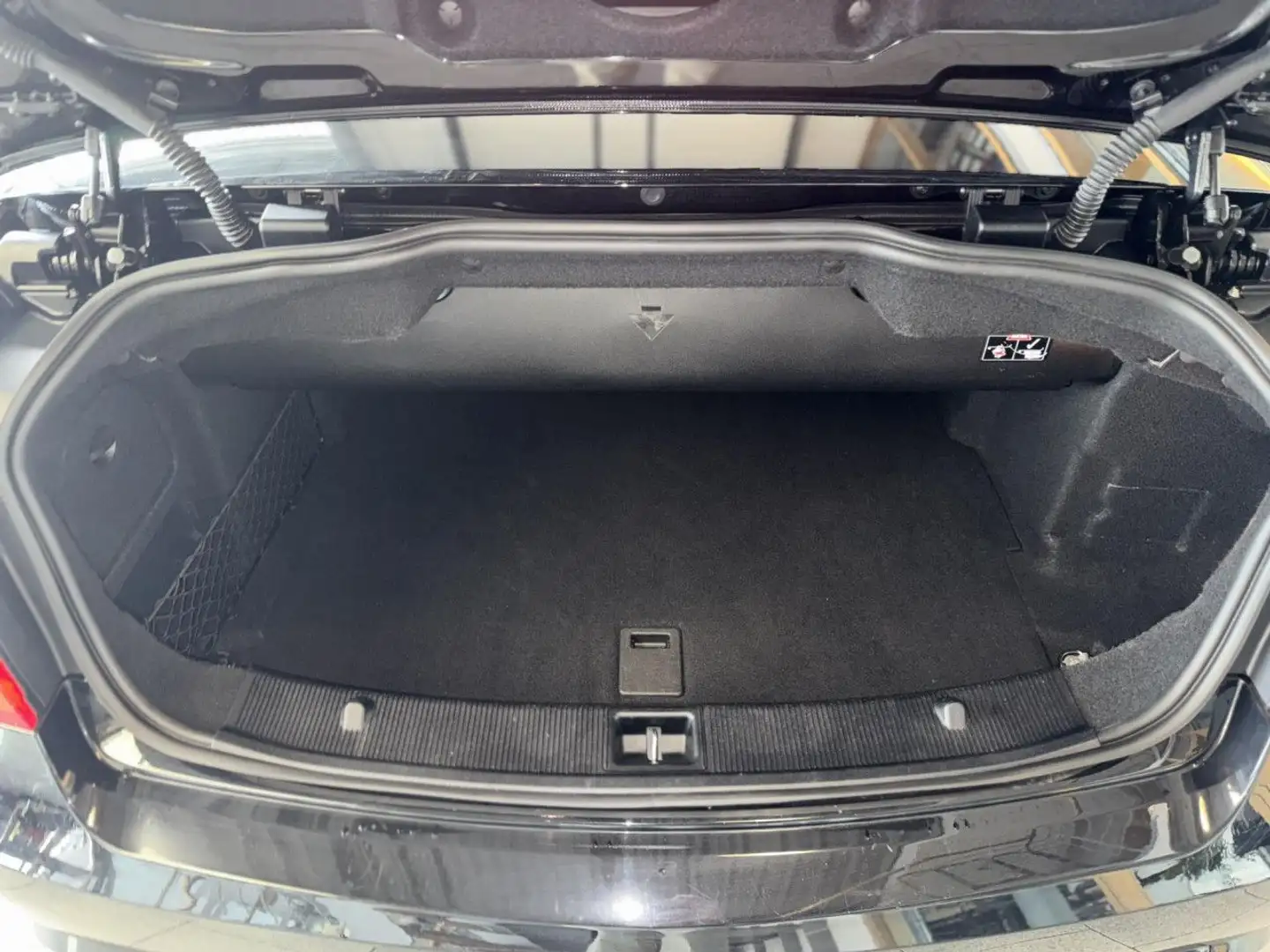 Vehicle image, number 10