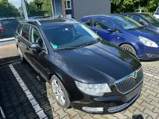 Vehicle image thumbnail, number 3