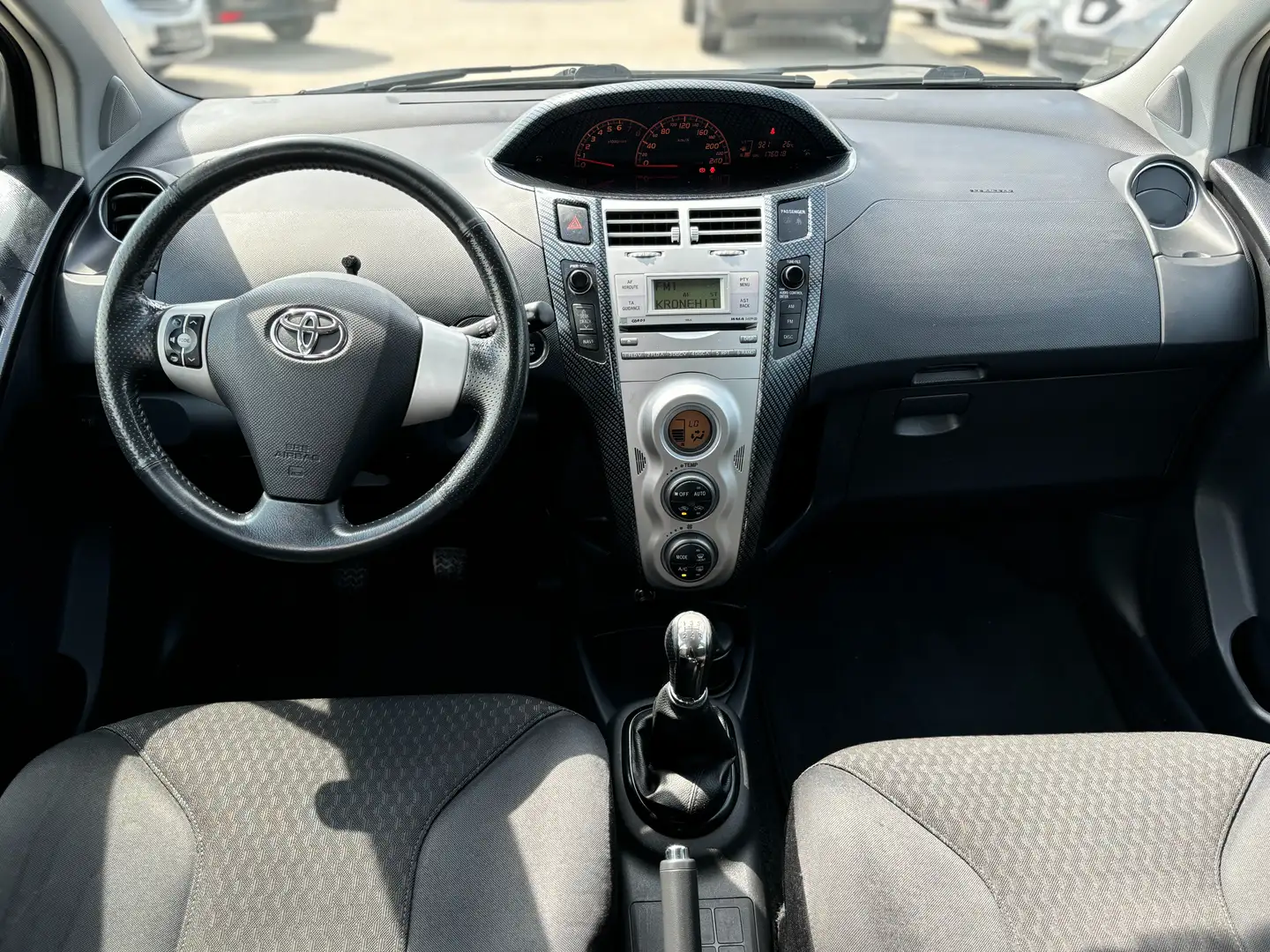Vehicle image, number 8
