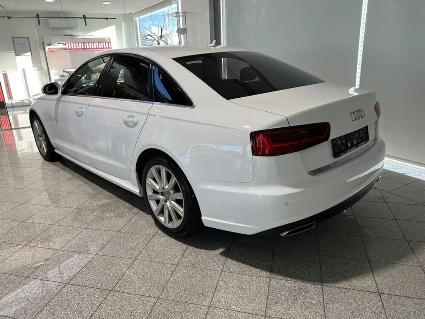 Vehicle image, number 3