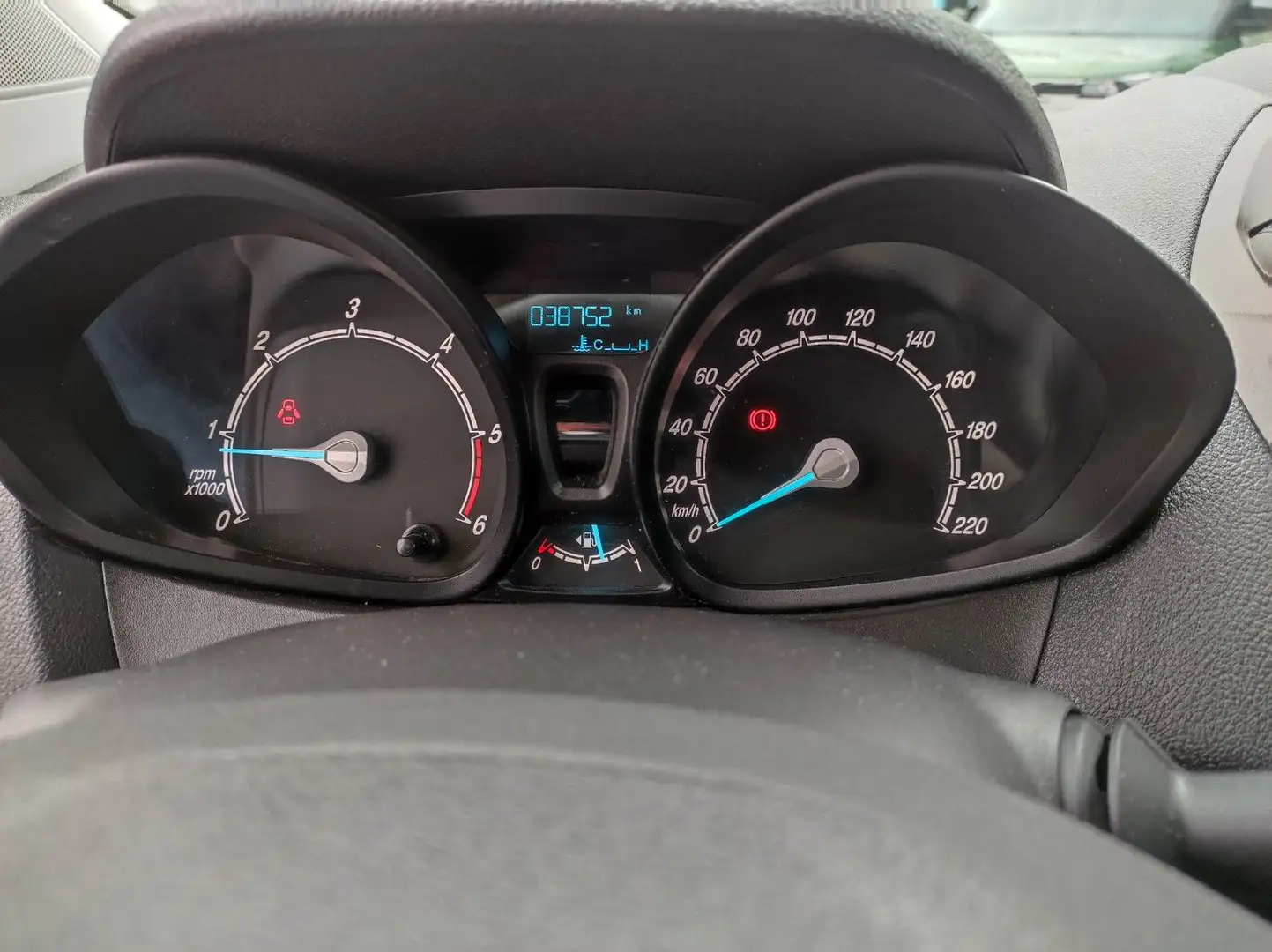 Vehicle image, number 16