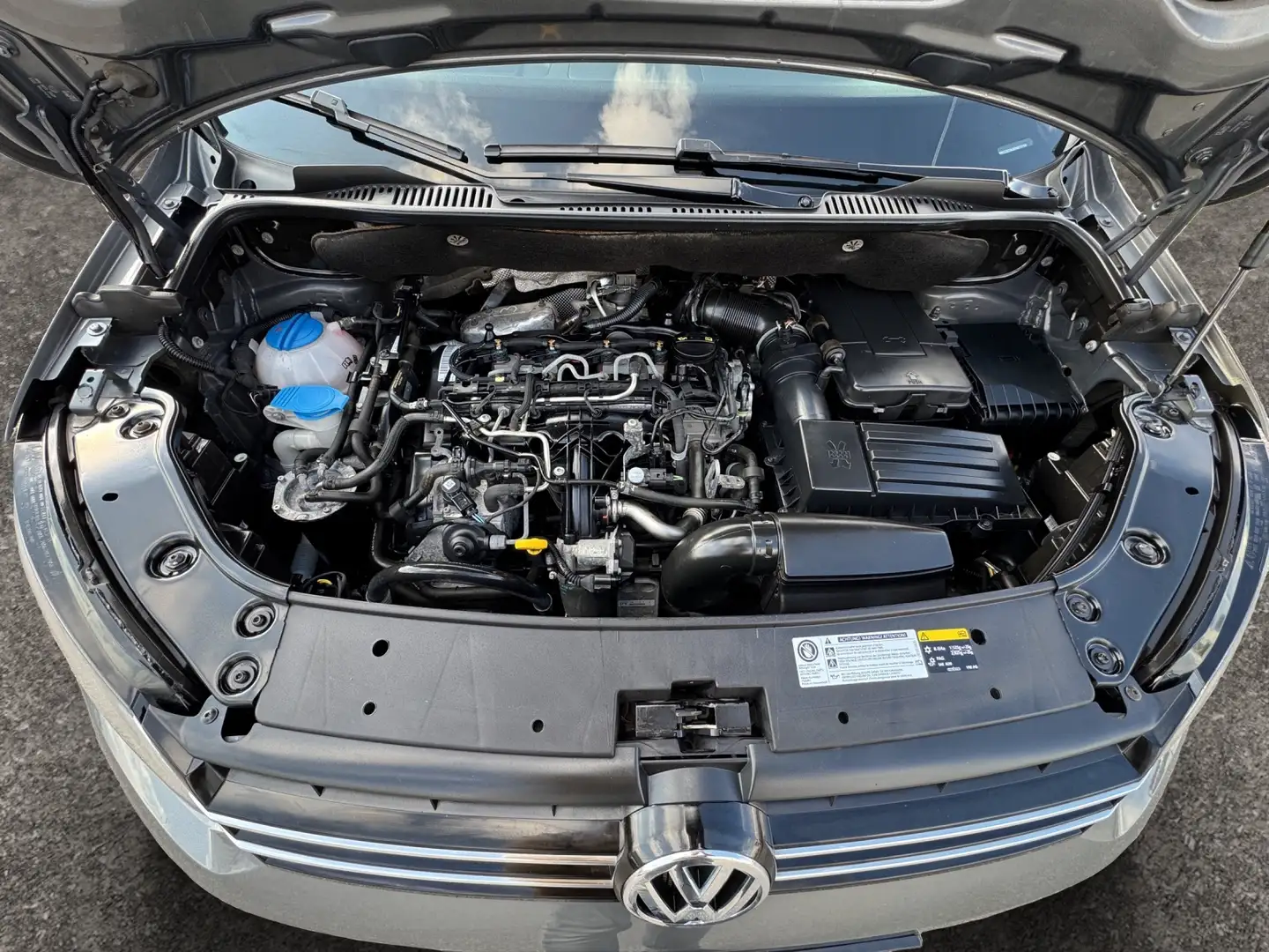 Vehicle image, number 14