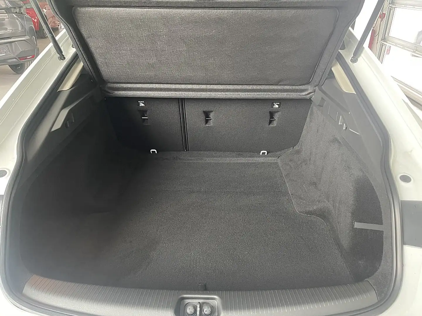 Vehicle image, number 7