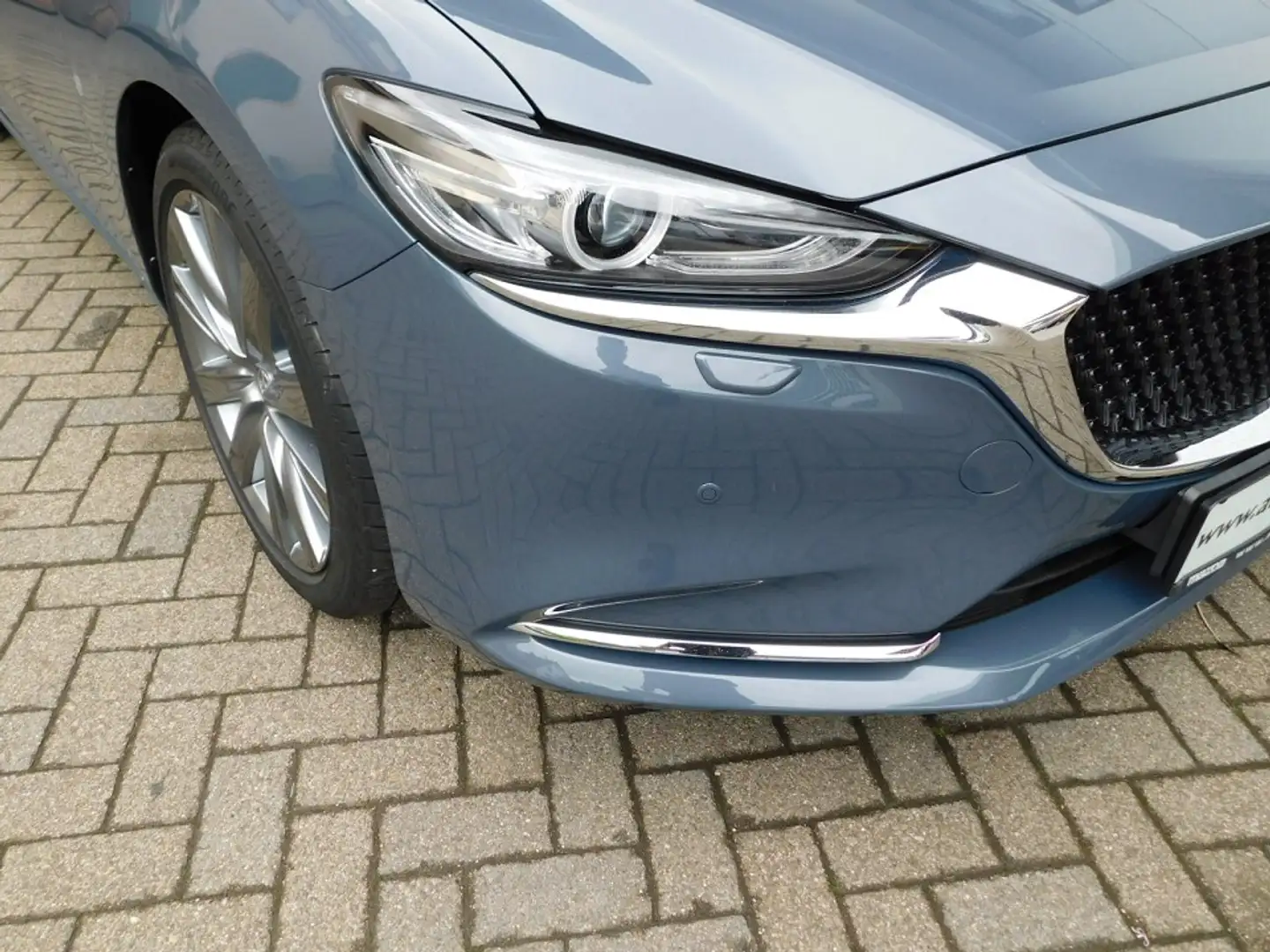 Vehicle image, number 2