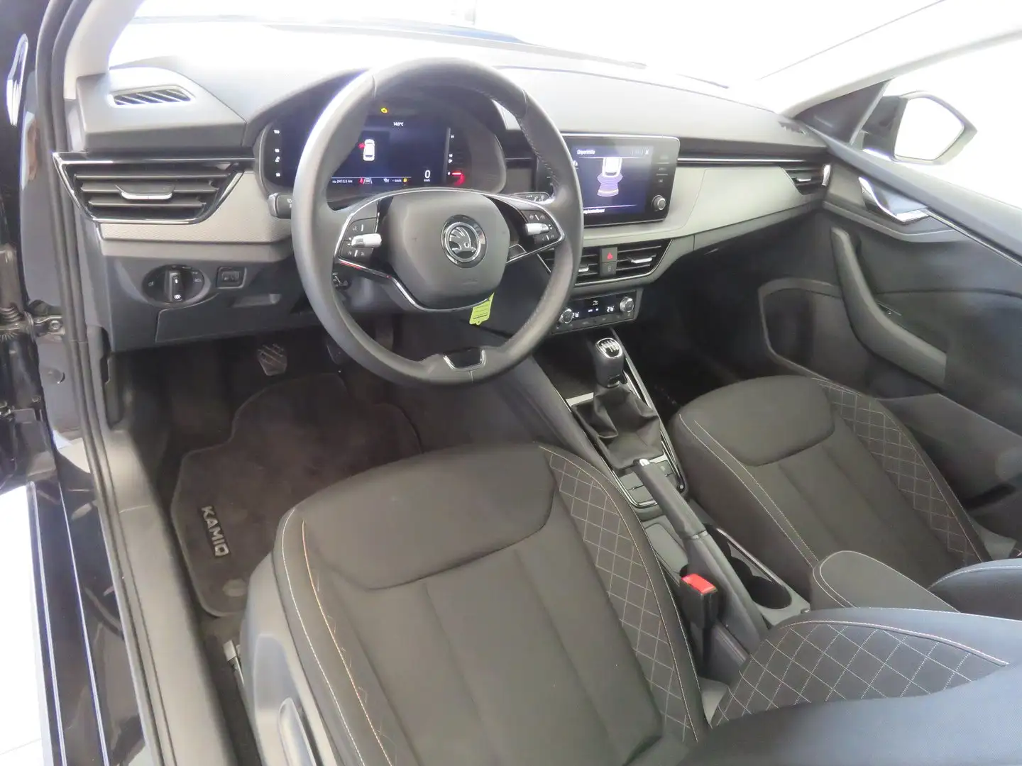 Vehicle image, number 4