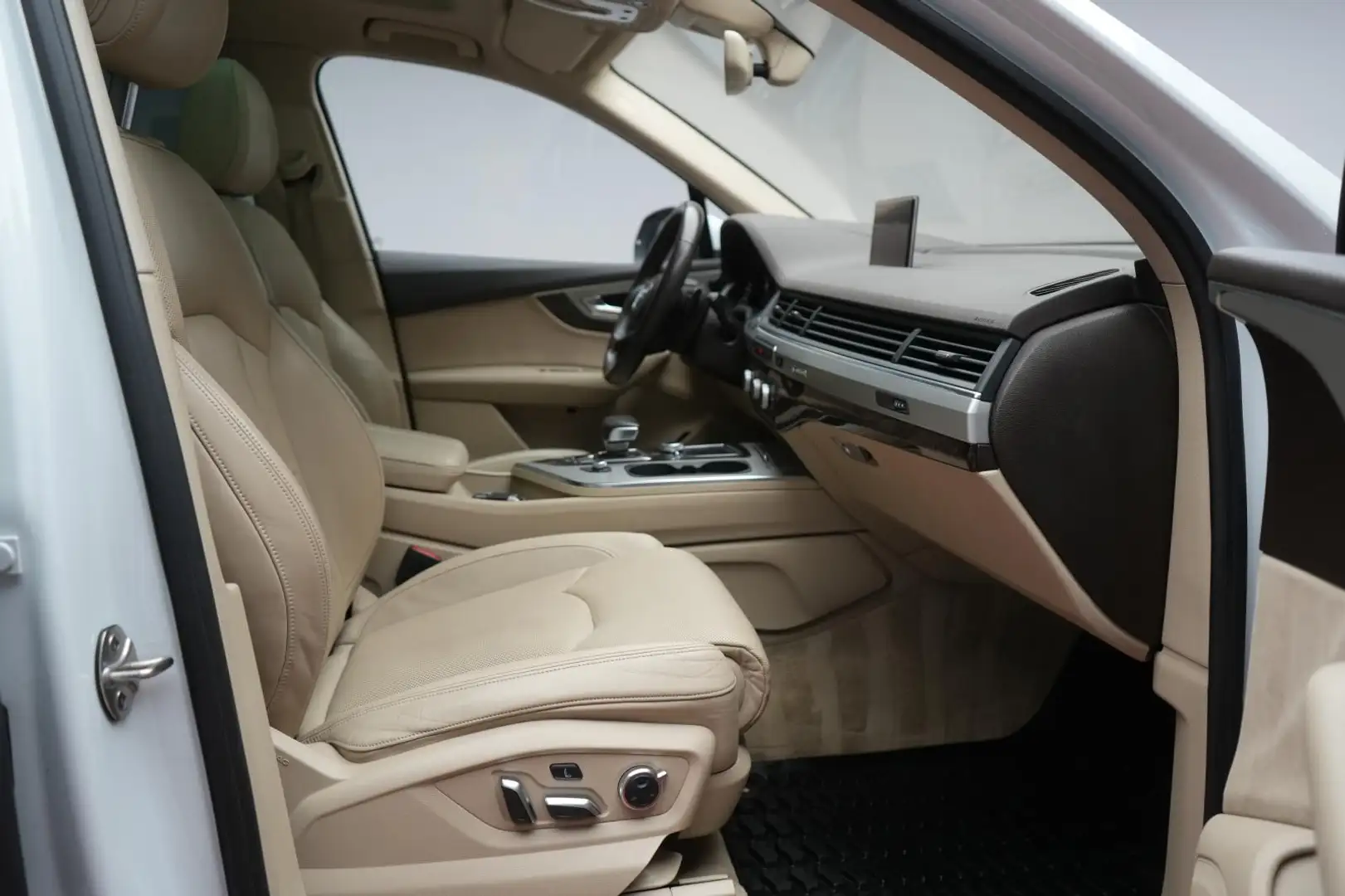 Vehicle image, number 5