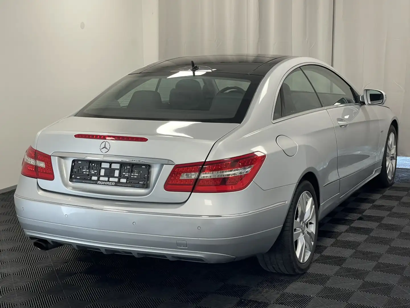 Vehicle image, number 8