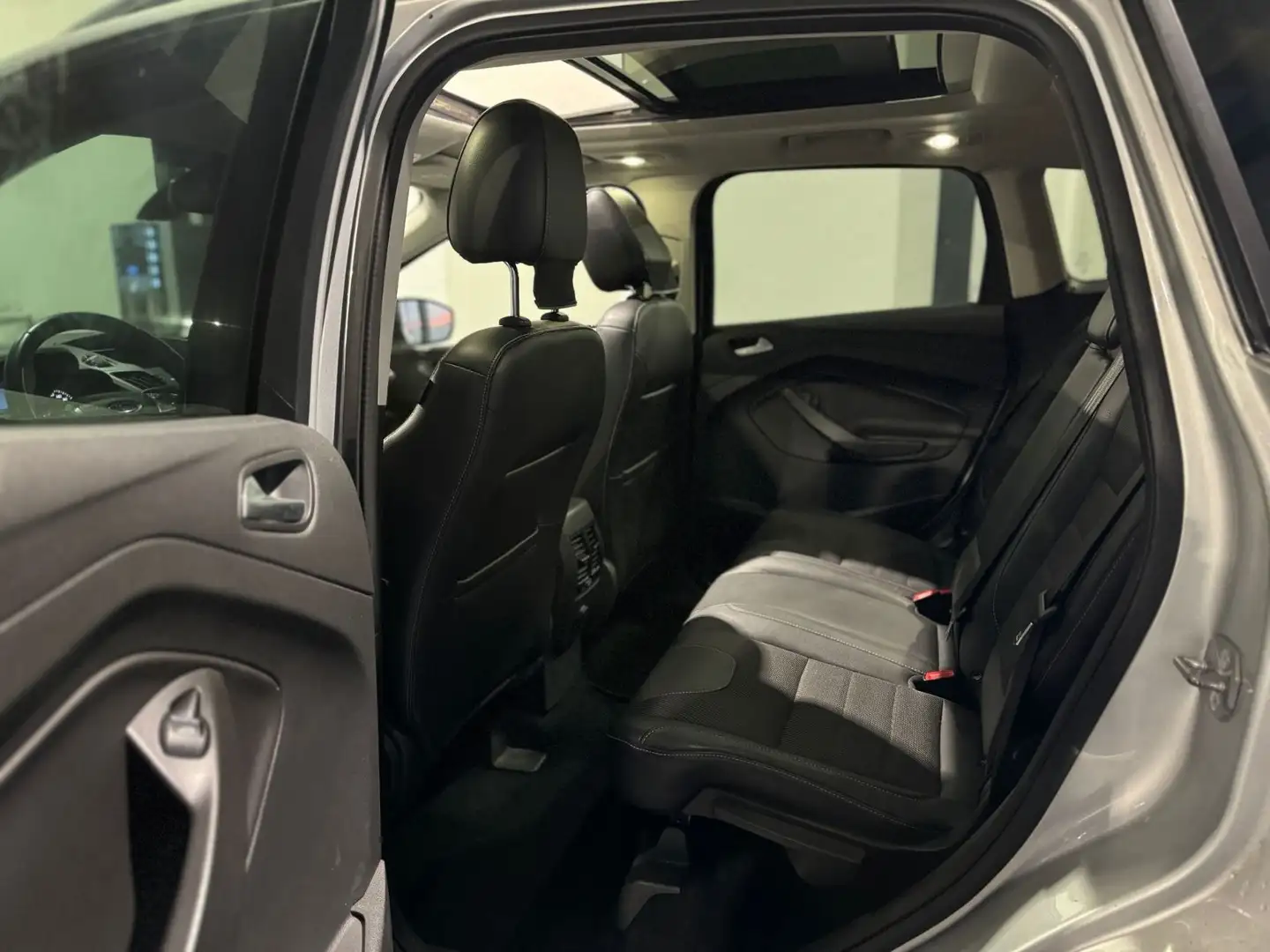 Vehicle image, number 13