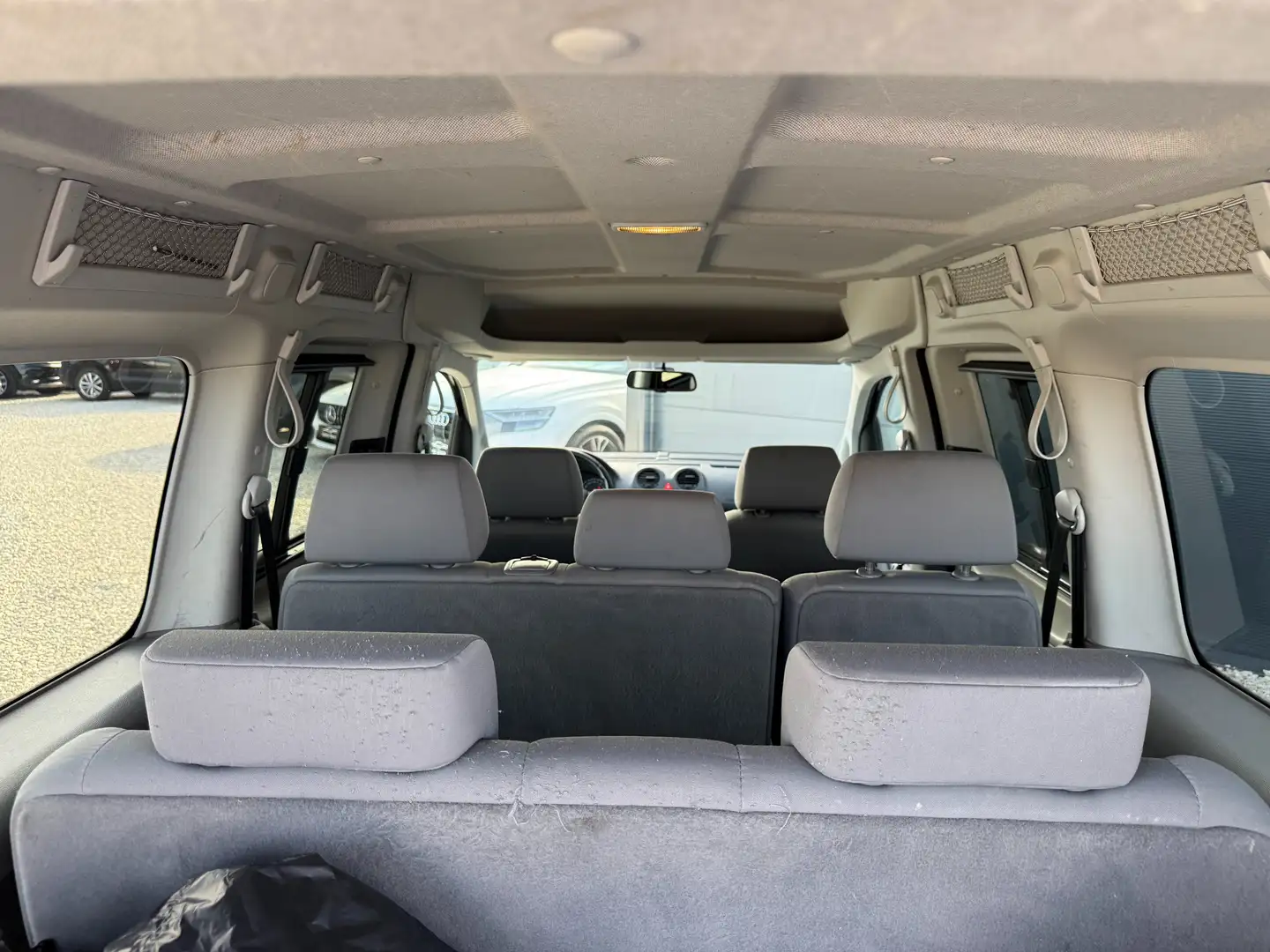 Vehicle image, number 12