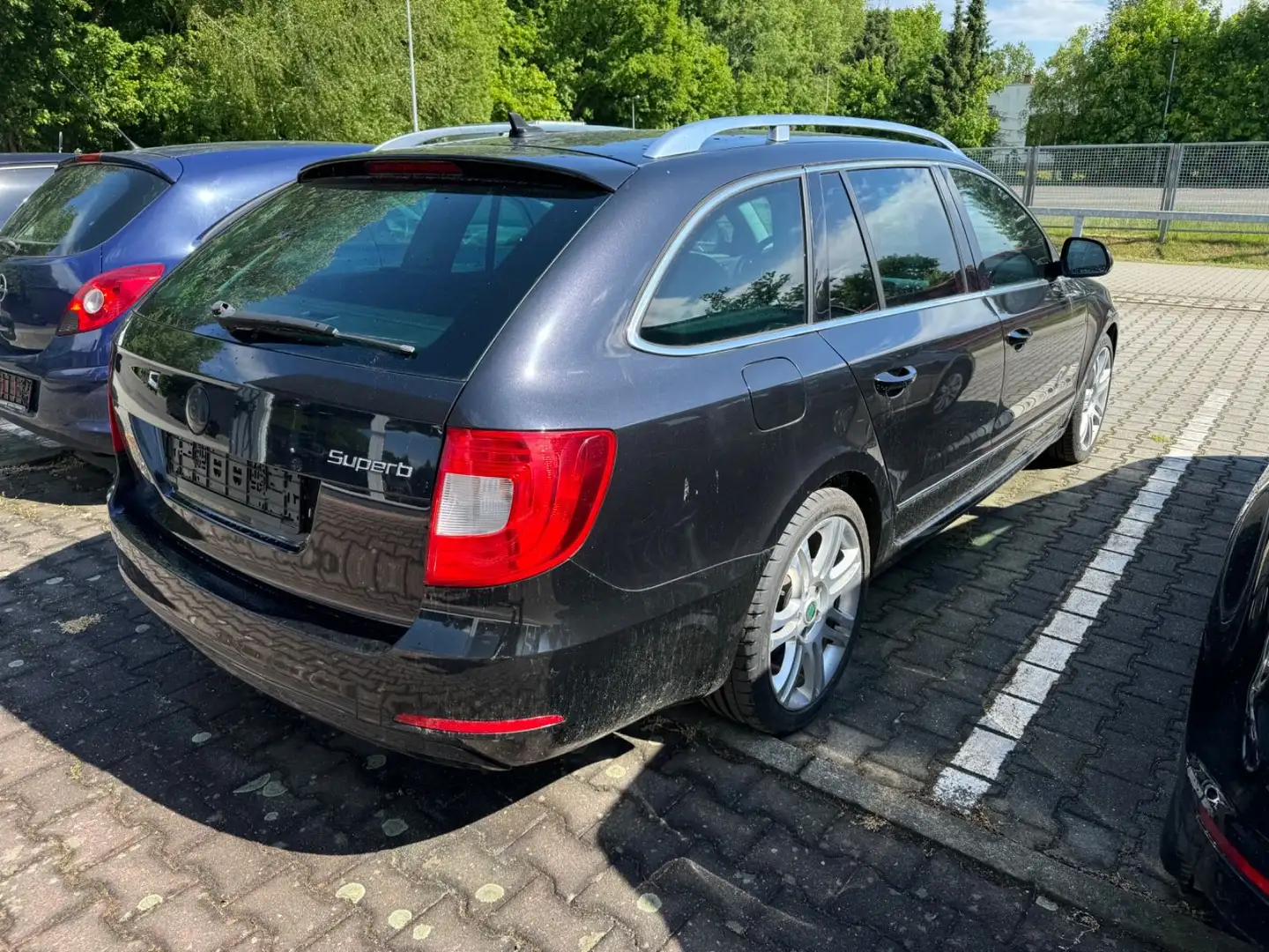Vehicle image, number 5
