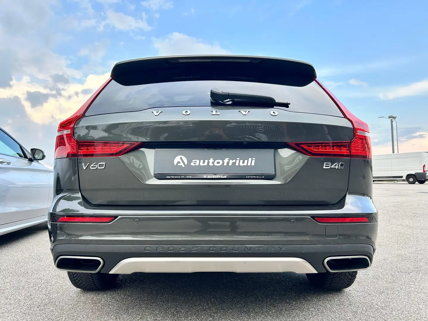 Vehicle image, number 3