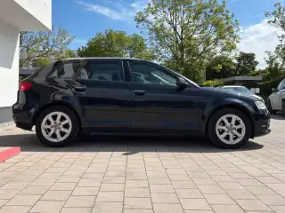 Vehicle image thumbnail, number 6