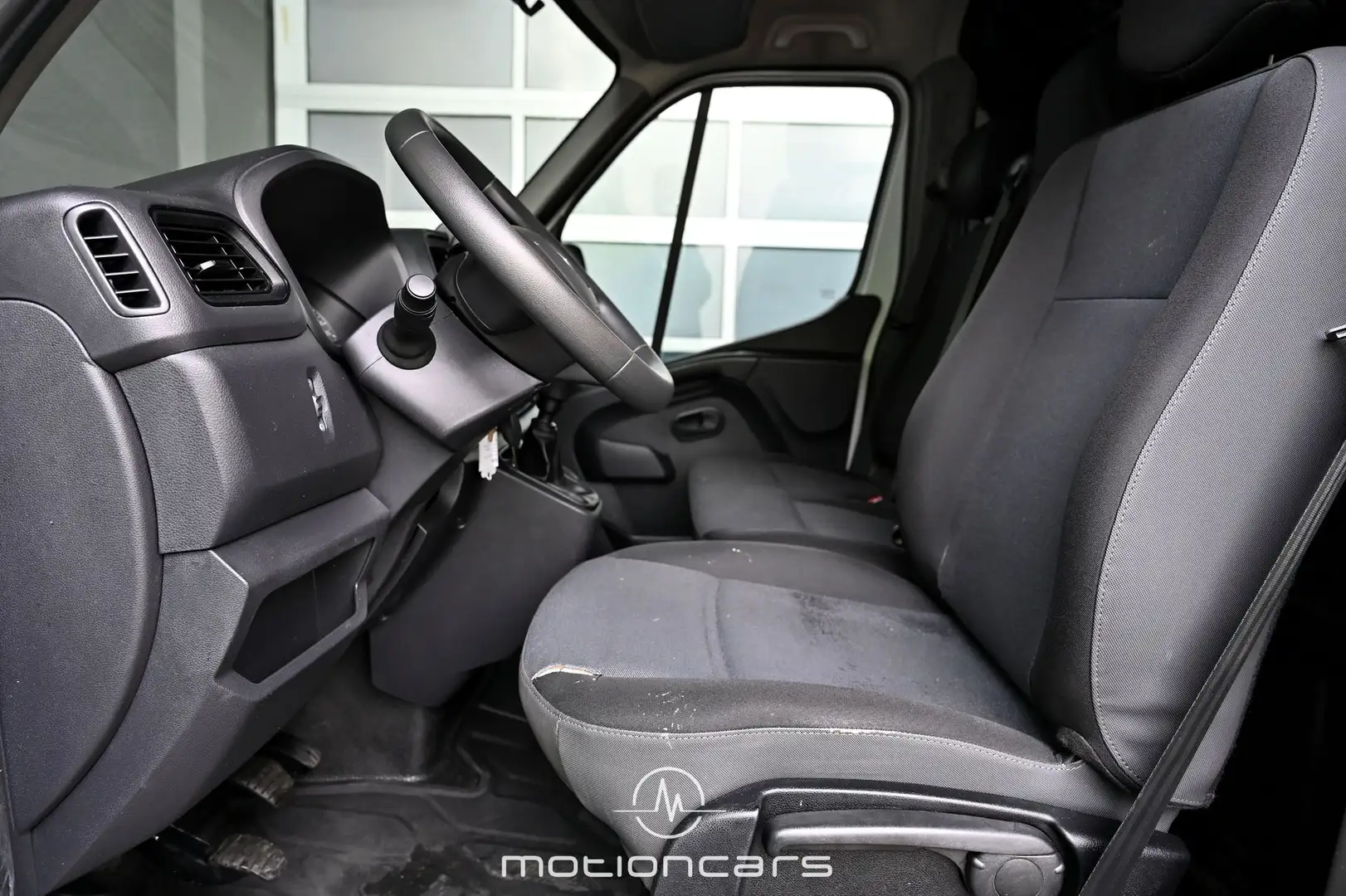 Vehicle image, number 10