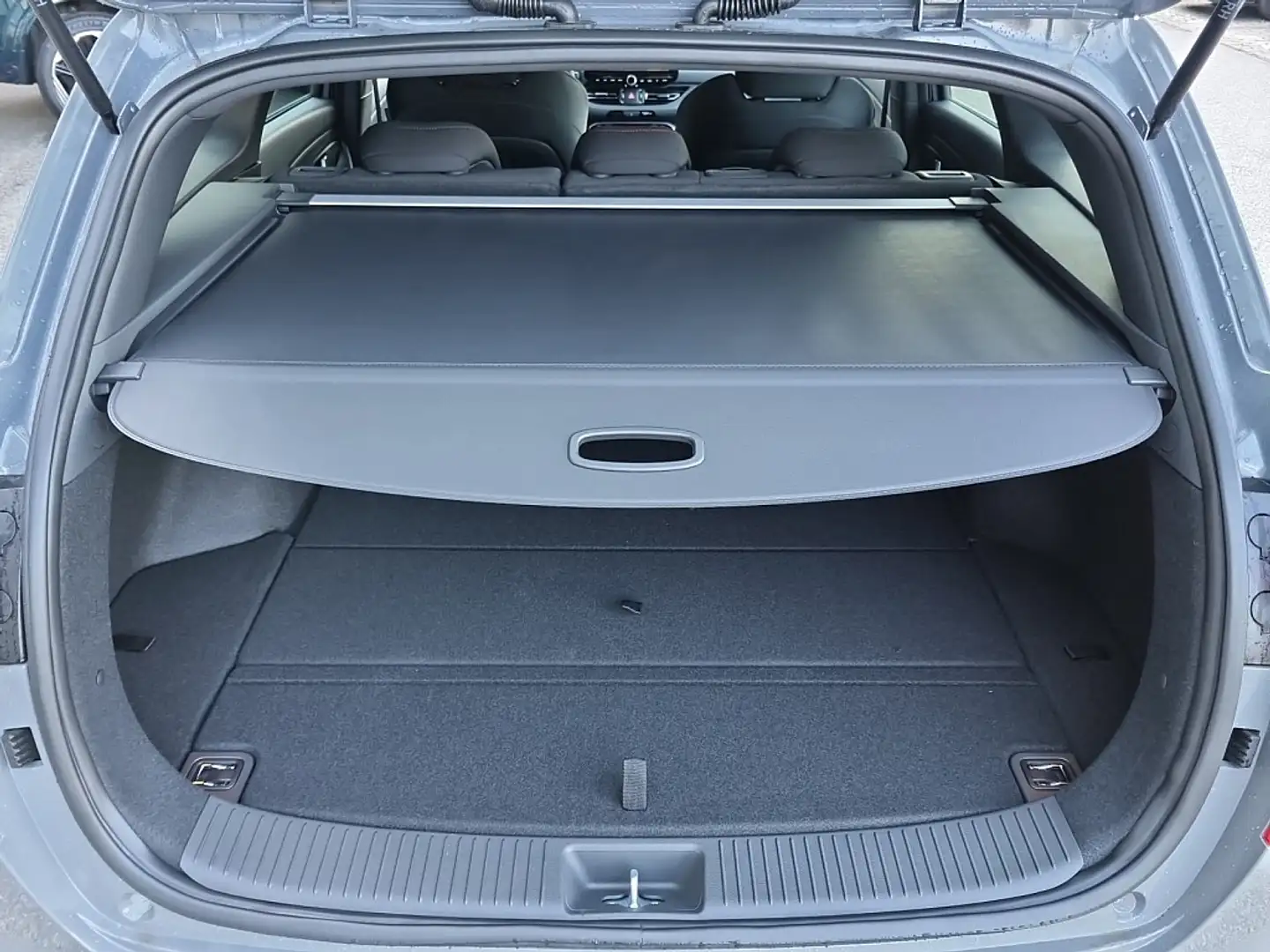 Vehicle image, number 14