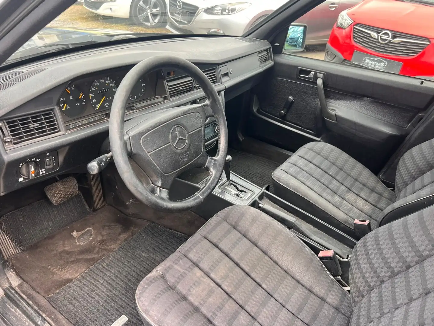 Vehicle image, number 9