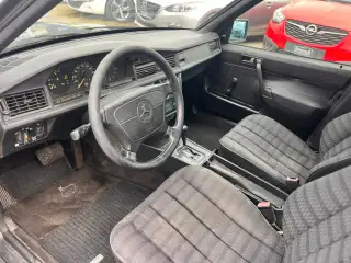 Vehicle image thumbnail, number 9