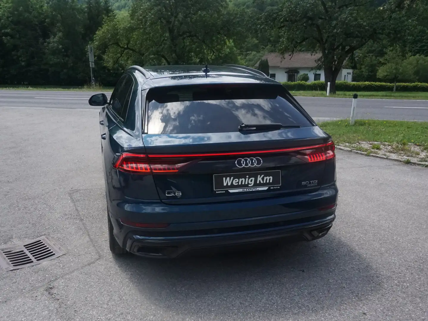 Vehicle image, number 6
