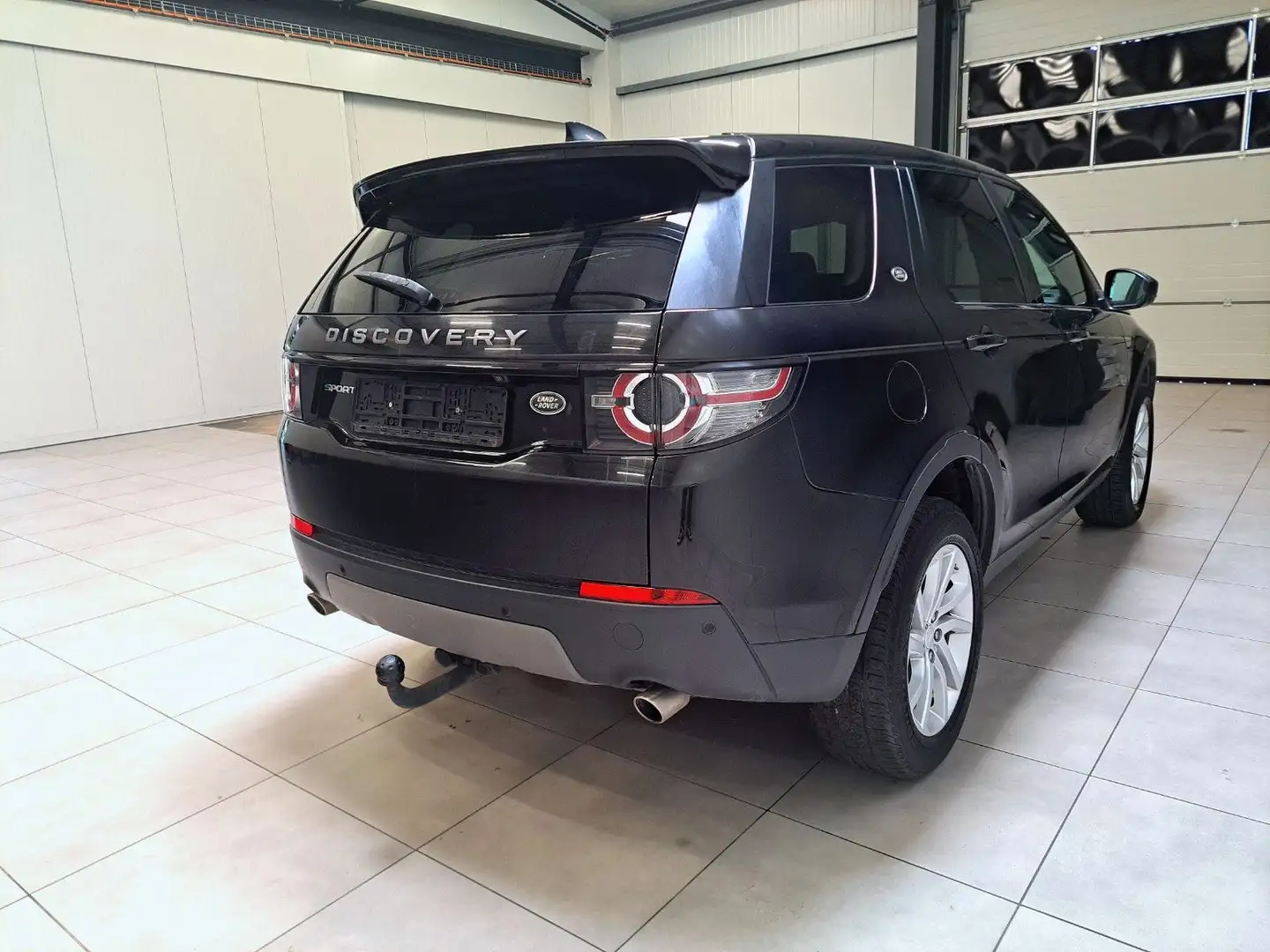 Vehicle image, number 8