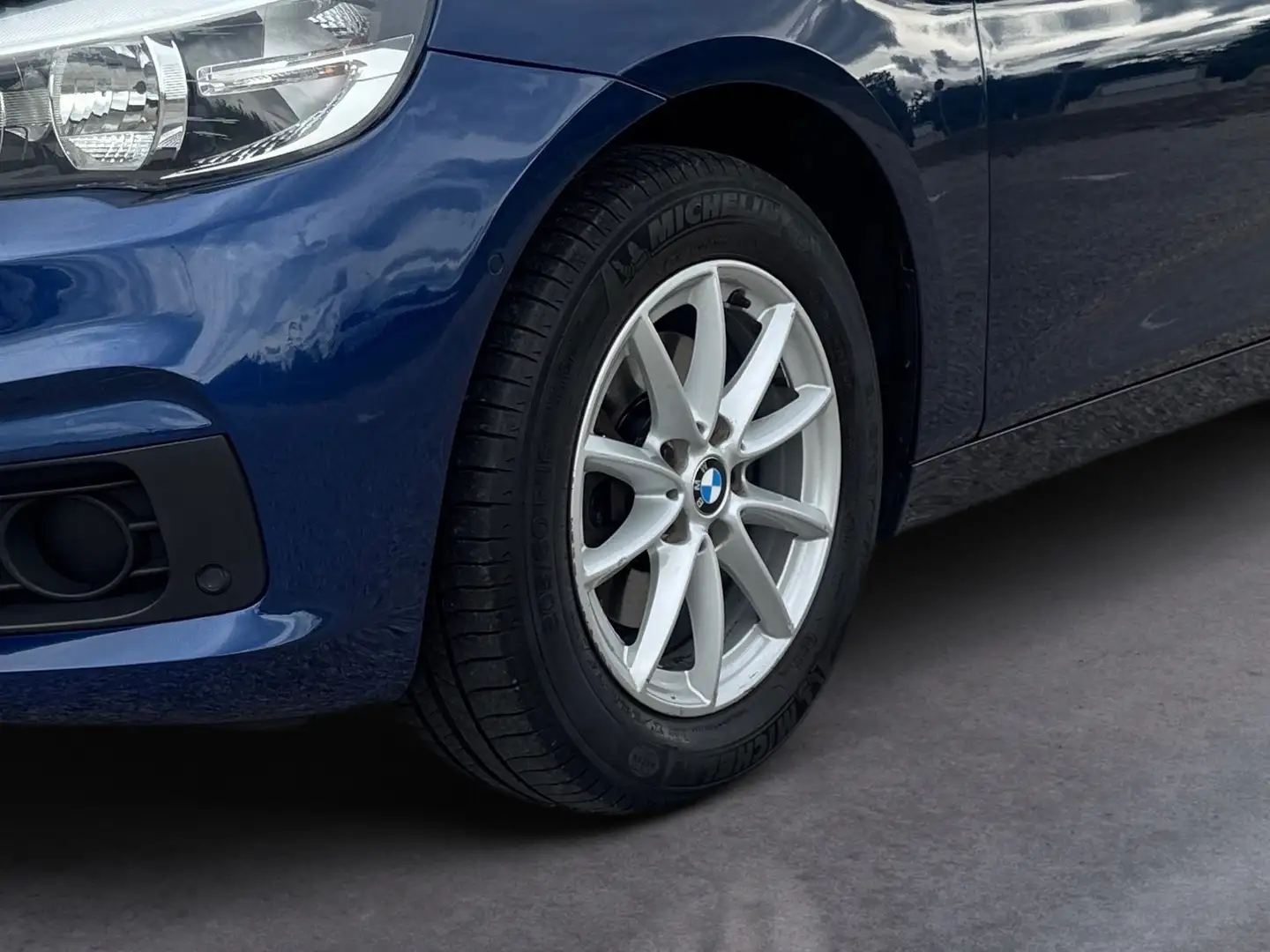 Vehicle image, number 6