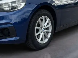 Vehicle image thumbnail, number 6