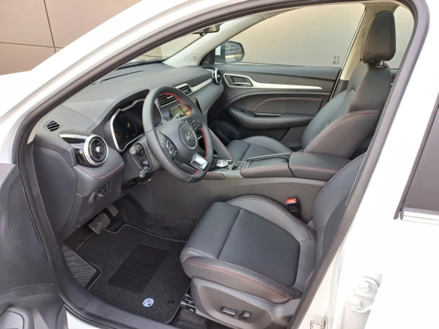 Vehicle image, number 6