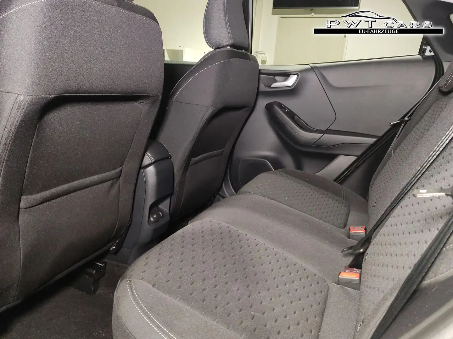 Vehicle image, number 9