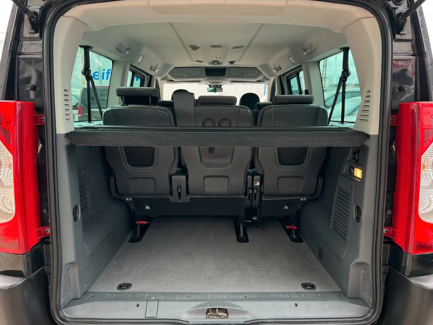 Vehicle image, number 14