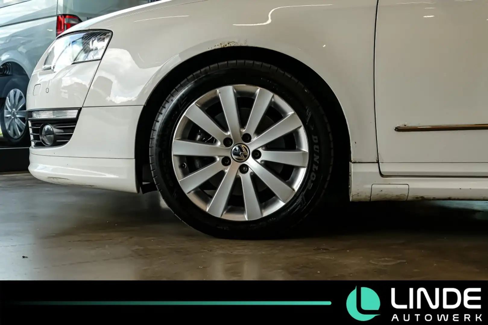Vehicle image, number 3