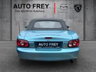 Vehicle image thumbnail, number 4