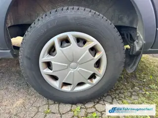 Vehicle image thumbnail, number 12