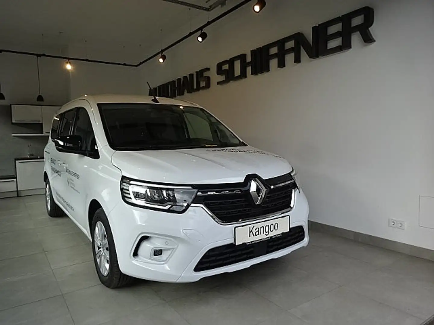 Vehicle image, number 8
