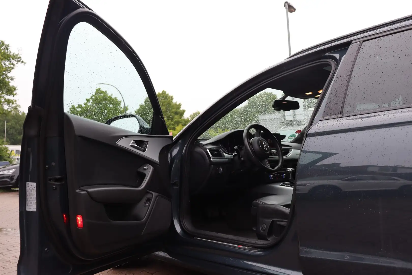 Vehicle image, number 3
