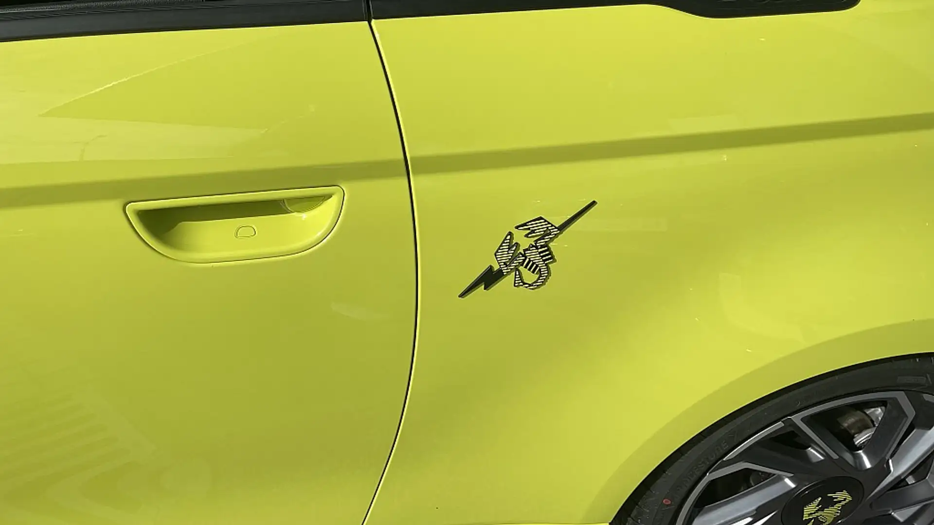 Vehicle image, number 9