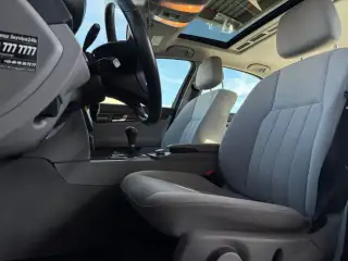 Vehicle image thumbnail, number 12