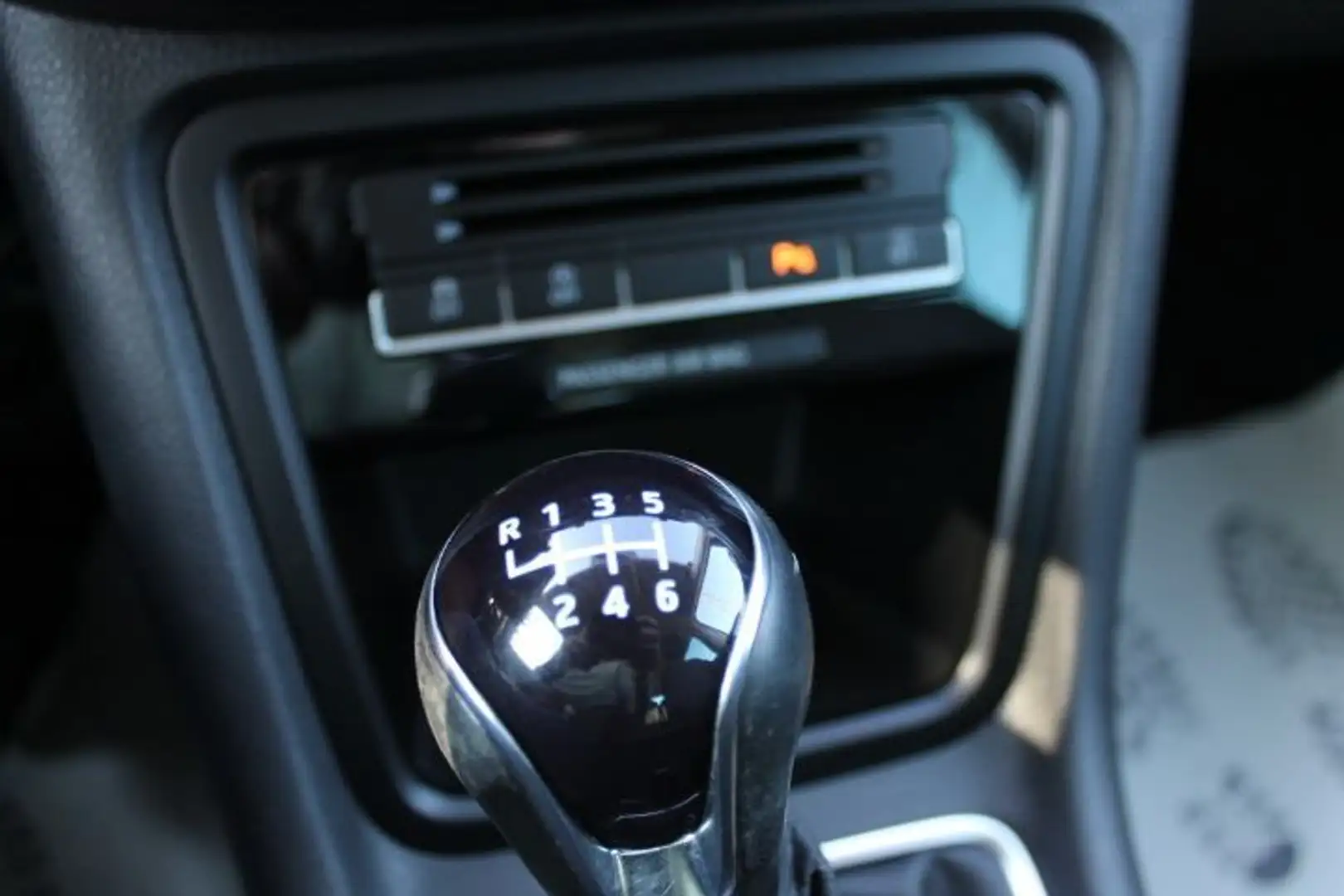 Vehicle image, number 19