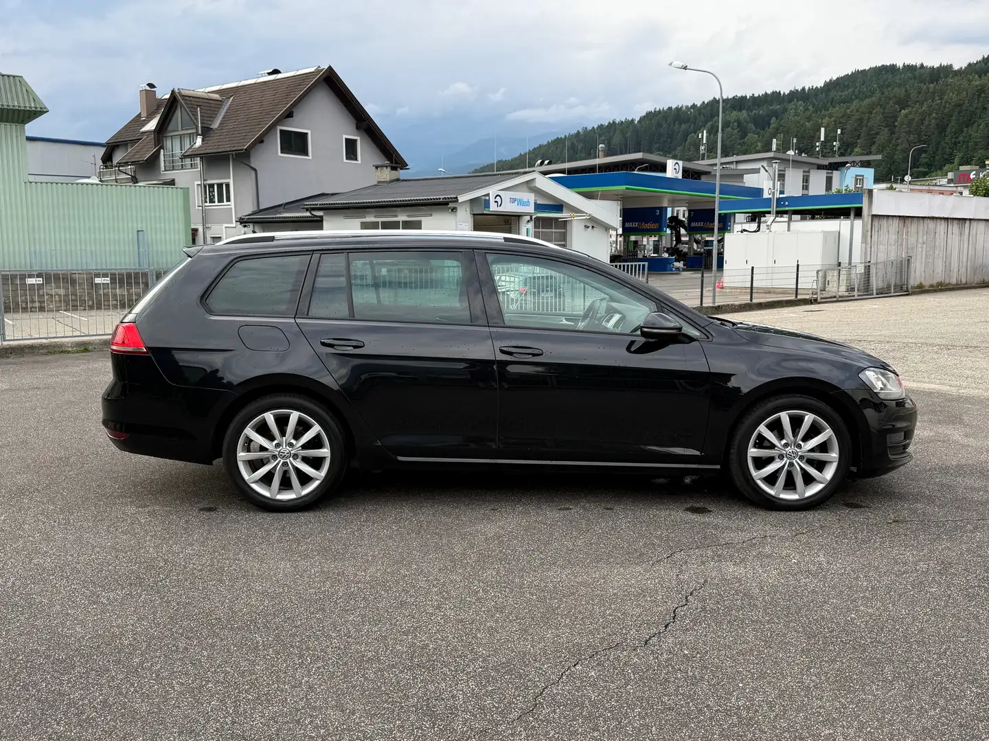 Vehicle image, number 9