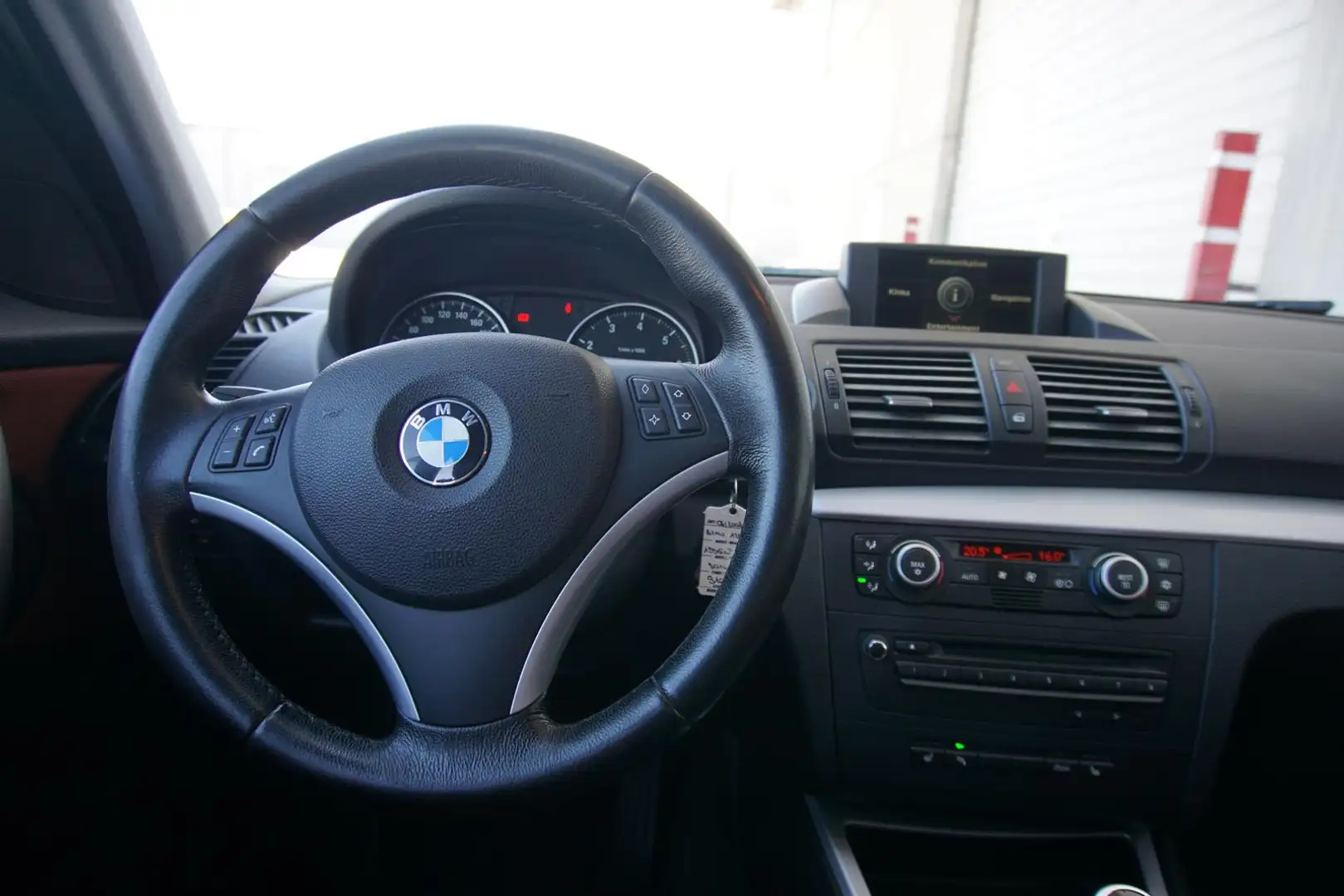 Vehicle image, number 9