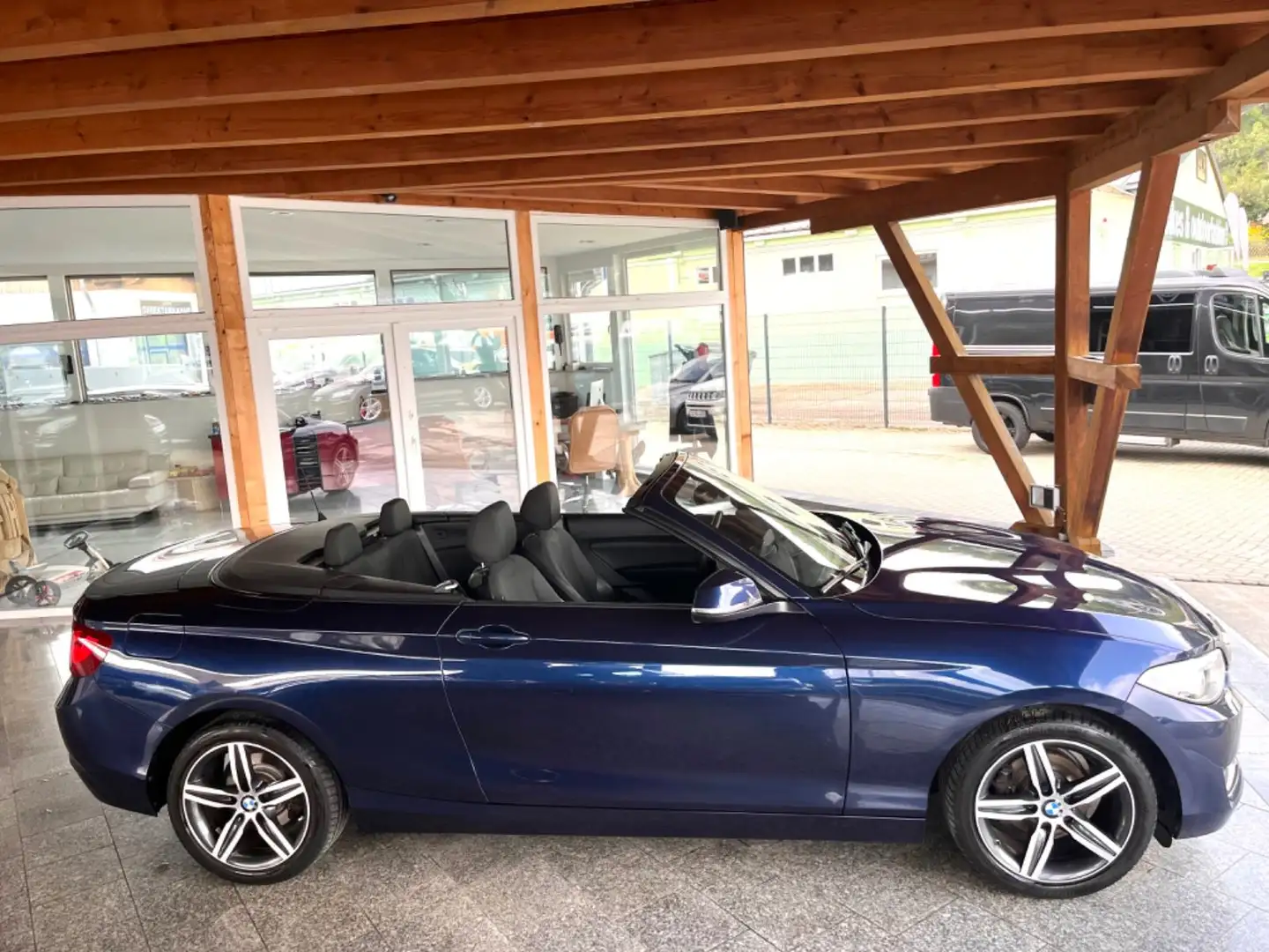 Vehicle image, number 4
