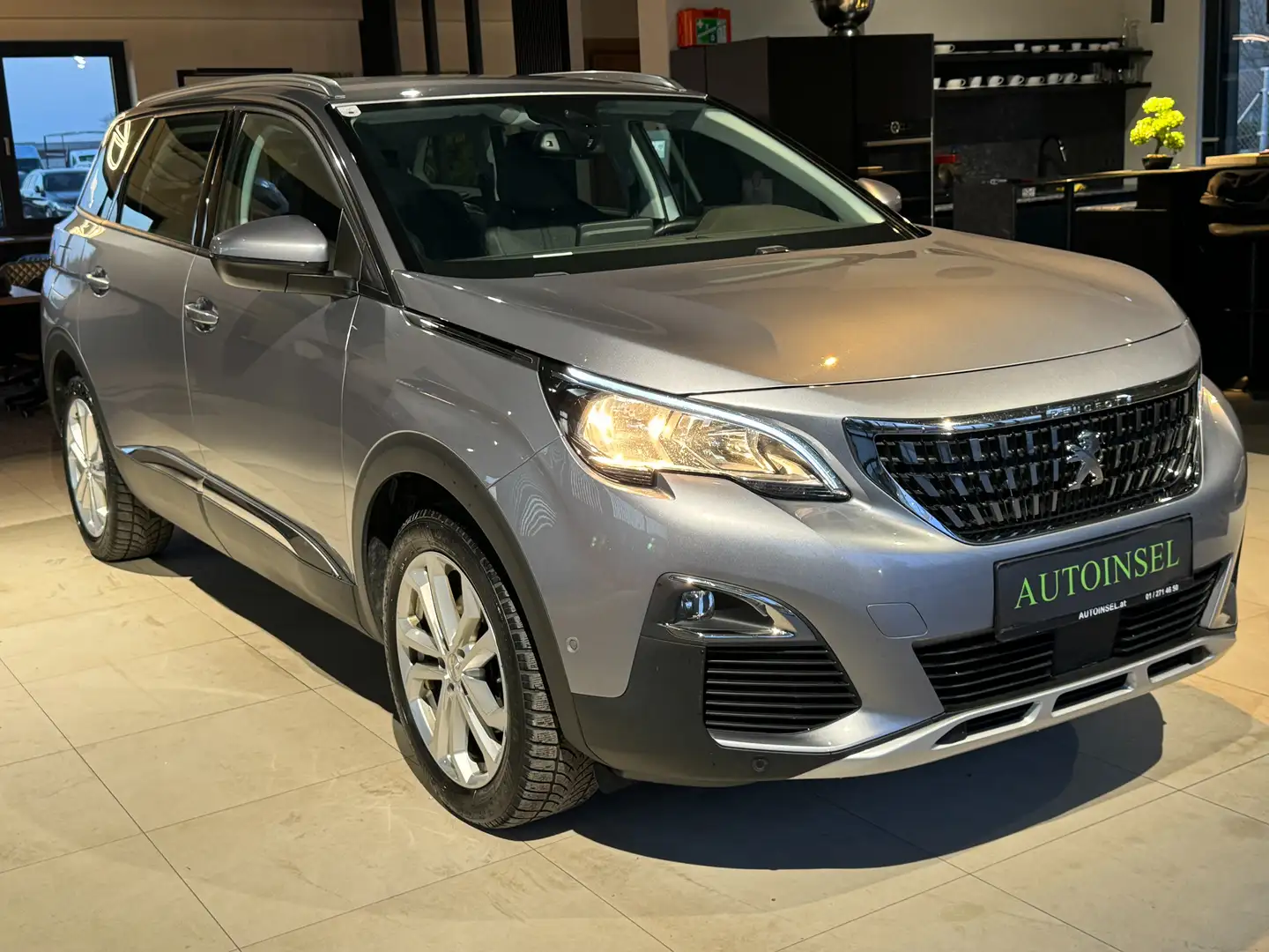 Vehicle image, number 2